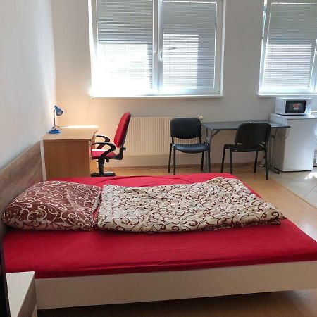 Moonstreet Apartments บราติสลาวา ภายนอก รูปภาพ