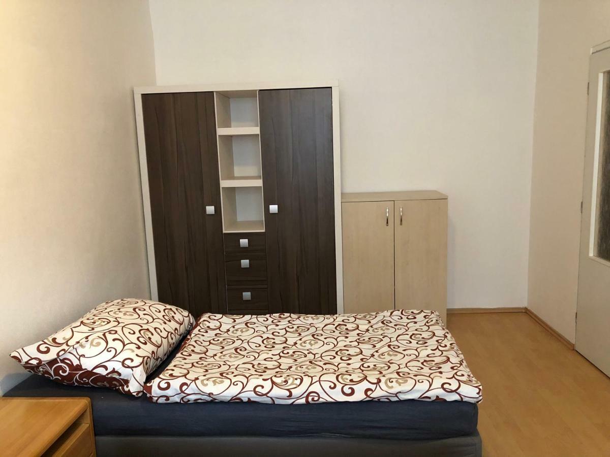 Moonstreet Apartments บราติสลาวา ภายนอก รูปภาพ