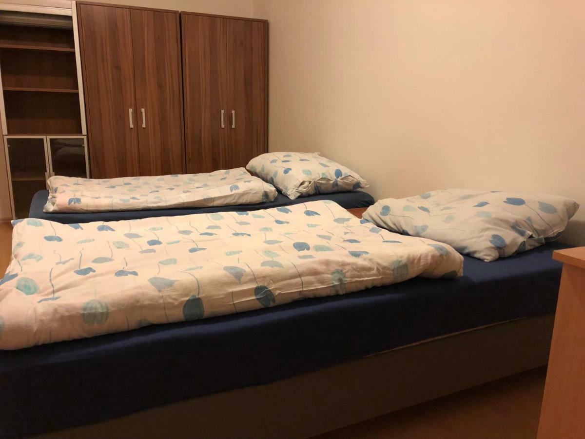 Moonstreet Apartments บราติสลาวา ภายนอก รูปภาพ